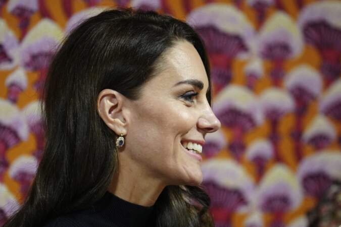 Kate Middleton a posé beaucoup de questions lors d'une table ronde finale avec la direction de l'hôpital, toujours avec le sourire.