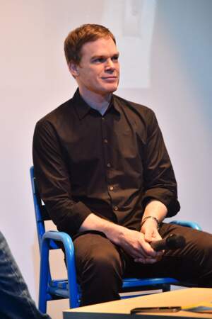 Michael C. Hall, alias Dexter; affiche ses mèches rousses orangées dans la série éponyme