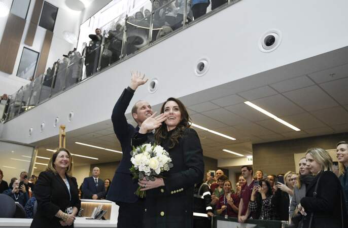 Le personnel de l'hôpital a offert un joli bouquet de fleurs à Kate Middleton dès son arrivée.
