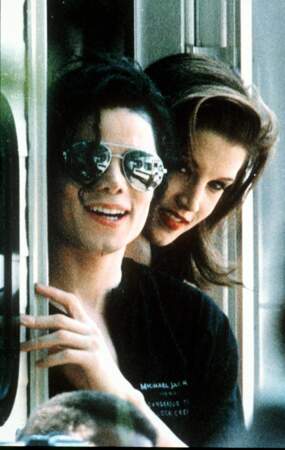 Lisa Marie Presley et Michael Jackson à Londres, en 1994.