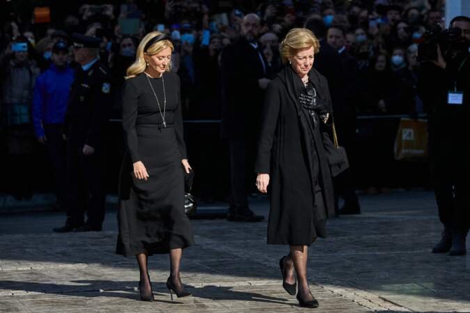 La princesse Marie Chantal (Miller) et Anne-Marie de Danemark (veuve du roi Constantin) aux obsèques du roi Constantin II de Grèce en la cathédrale métropolitaine d’Athènes