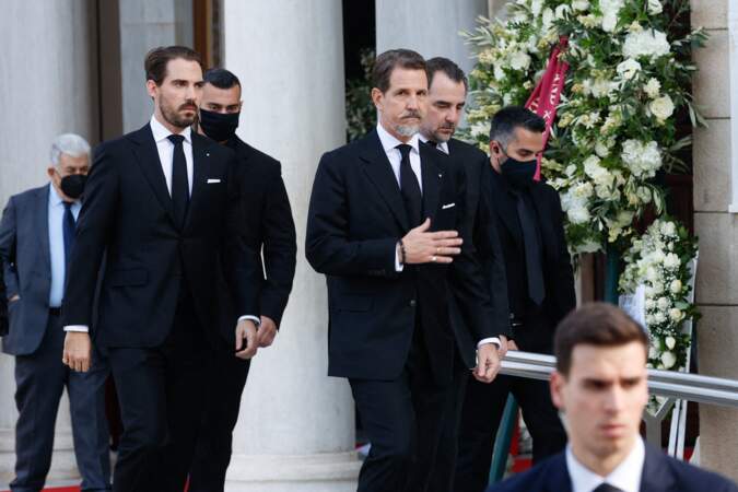 Le prince Philippos, le prince Nikólaos et le prince Paul (Pavlos) de Grèce aux obsèques du roi Constantin II de Grèce en la cathédrale métropolitaine d’Athènes.