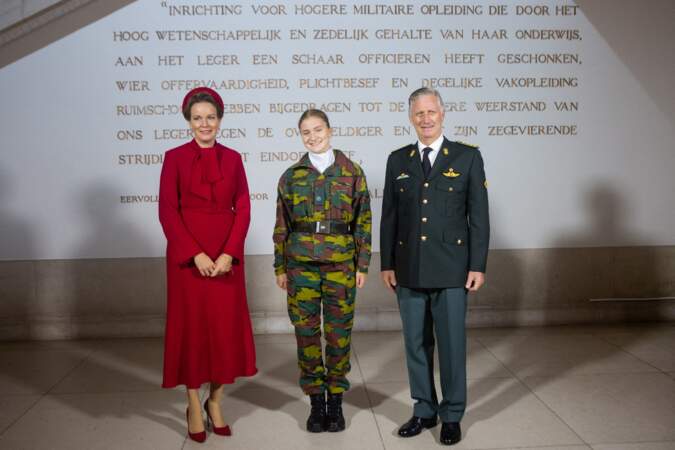 La famille royale de Belgique lors de la cérémonie d'ouverture de l'année académique de l'Ecole royale militaire à Bruxelles le 8 octobre 2020