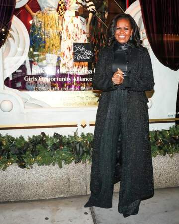 Michelle Obama illumine New York en total look noir pailleté signé Christopher John Rogers en novembre 2021
