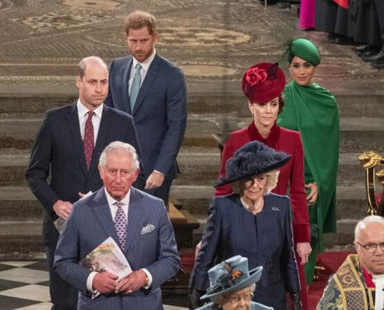2020 : Ambiance glaciale entre la famille royale et le prince Harry lors de la cérémonie du Commonwealth Day à l'abbaye de Westminster. Le duc de Sussex déclarera s'être senti "distant" de sa famille lors de l'événement, dans le documentaire Harry & Meghan sur Netflix.