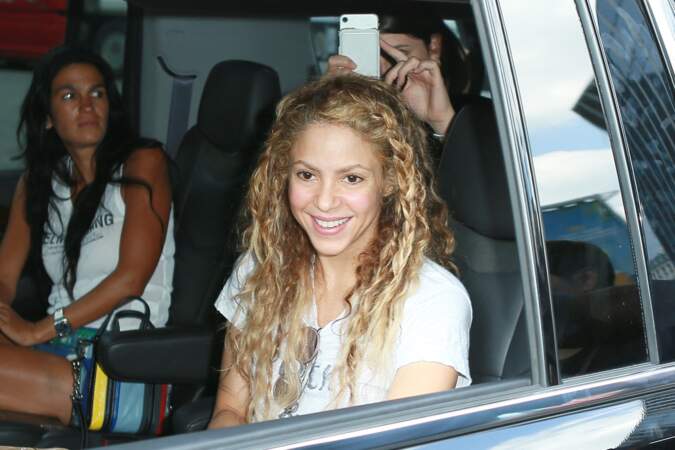 Pour son cocnert à Madison Square Garden en 2018, Shakira apparaît avec une coiffure qui rappelle celle de ses débuts. 