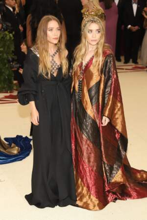 Ashley et Mary Kate Olsen en robes Paco Rabanne au Met Gala 2018.