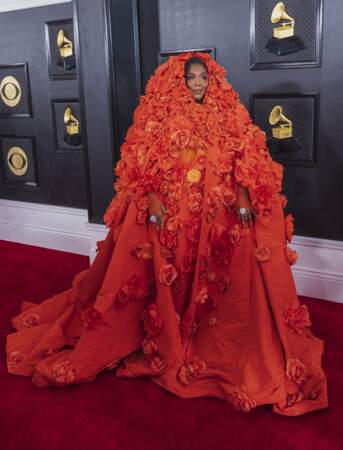 Lizzo sur le tapis rouge des Grammy Awards 2023 en Dolce & Gabbana