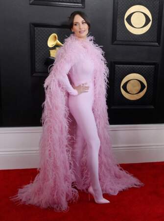 Kacey Musgraves en Valentino sur le tapis rouge des Grammy Awards 2023