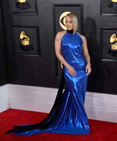 Jasmine Sanders sur le tapis rouge des Grammy Awards 2023