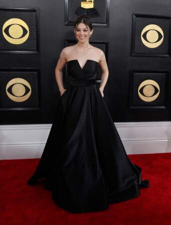 Kira Kosarin sur le tapis rouge des Grammy Awards 2023