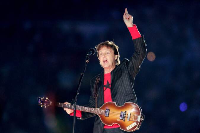 Paul McCartney à la mi-temps du Super Bowl en 2005 (Jacksonville) 