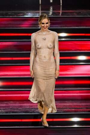 La robe transparente de Chiara Ferragni pour défendre "l'égalité des sexes" et le droit "à montrer et à disposer" de son corps.