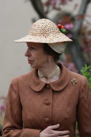Un nouveau chapeau, de paille cette fois, pour la messe de Pâques en 2009.