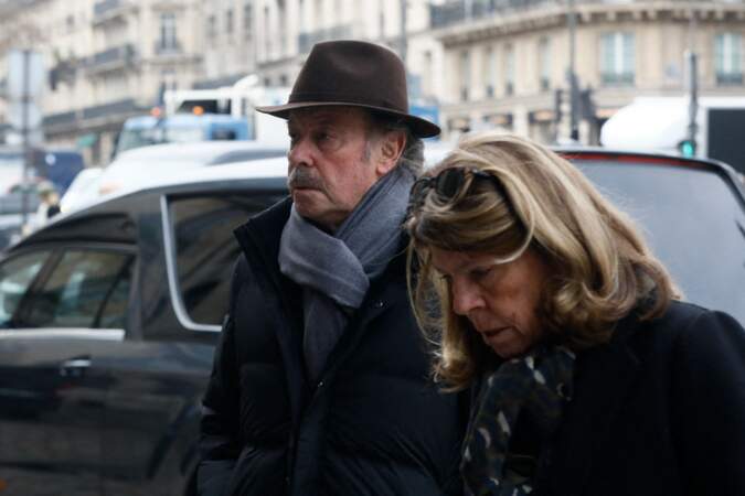Michel Leeb et Béatrice Leeb ensemble pour assister à l'adieu de de Philippe Tesson en l'église Saint-Germain des-Prés (Paris), le 10 février 2023.  