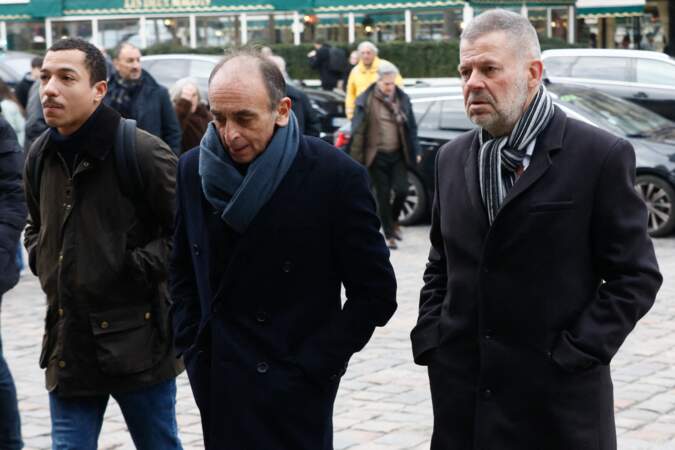 Eric Zemmour et Eric Naulleau en route pour les obsèques de Philippe Tesson, à Paris, le 10 février 2023.