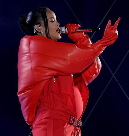 Rihanna enflamme la mi-temps du Super Bowl 2023