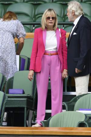À 70 ans, Twiggy est ultra-tendance avec un look nuancé de rose à Londres, le 10 juillet 2019 