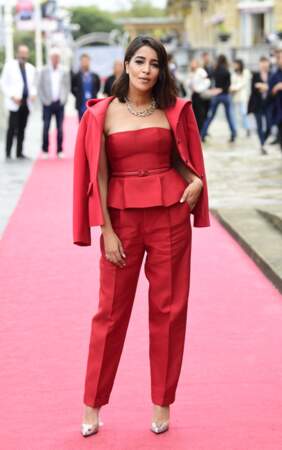 Leïla Bekhti et son total-look rouge au Festival de San Sebastian, le 19 septembre 2021