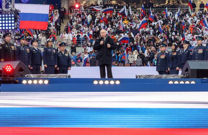 Vladimir Poutine assiste au rassemblement "Gloire aux défenseurs de notre patrie" au complexe olympique Loujniki de Moscou, le 22 février 2023