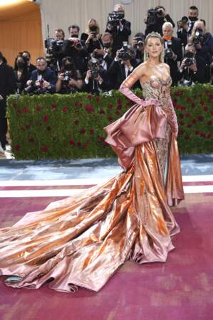 Blake Lively et sa robe magique signée Versace lors de la soirée du "MET Gala 2022" à New York, le 2 mai 2022