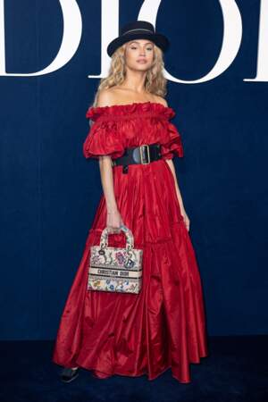 Rose Bertram en front row du défilé Dior, le 28 février 2023 - prêt-à-porter automne-hiver 2023/2024
