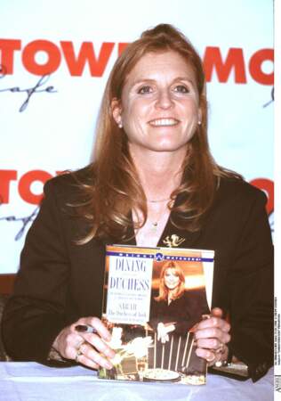 Sarah Ferguson en 1998, fait la promotion de son livre de régime