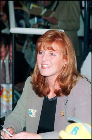 Sarah Ferguson dédicace son livre pour enfants, "Budgie", en 1994, à New York