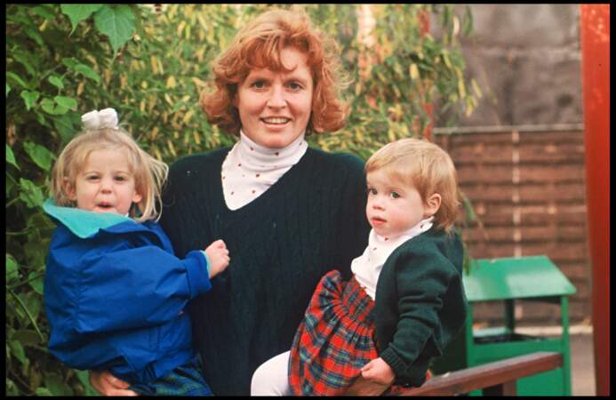 Sarah Ferguson avec Beatrice et Eugenie au Zoo de Londres en 1991