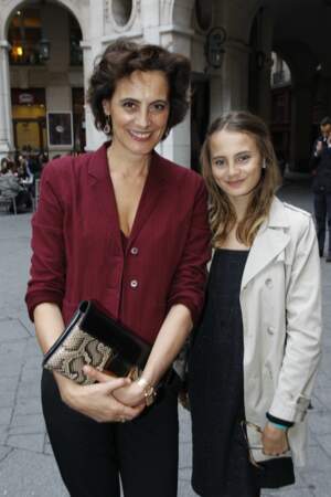Inès de La Fressange et sa fille Violette d'Urso à Paris, le 22 mai 2012