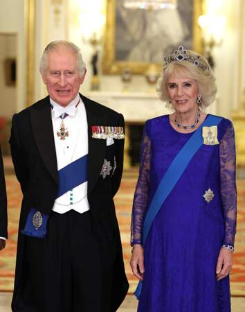 Camilla Parker Bowles et sa tiare en saphir belge au Banquet d'État organisé au palais de Buckingham, à Londres, le 22 novembre 2022