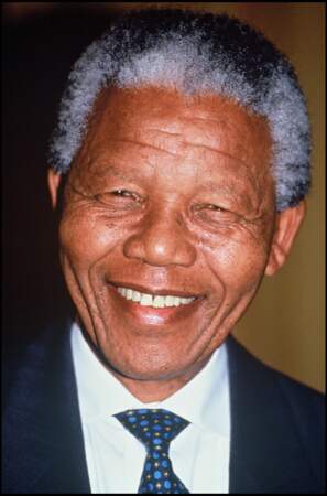 Nelson Mandela reçoit le prix Nobel de la paix