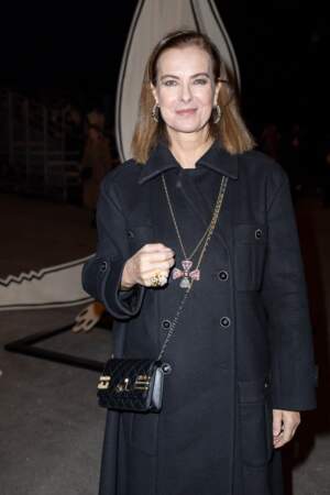 Carole Bouquet à l'occasion du deuxième défilé de mode Haute-Couture Chanel à Paris, le 24 janvier 2023.