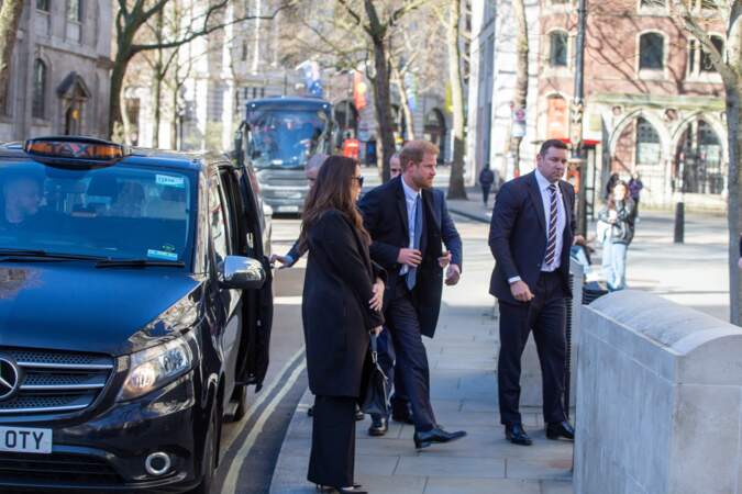 Le prince Harry, duc de Sussex, arrive en taxi au procès contre l'éditeur du journal "Daily Mail" à Londres, le 27 mars 2023