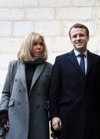 Brigitte Macron et son brushing rentré vers l'intérieur en 2017