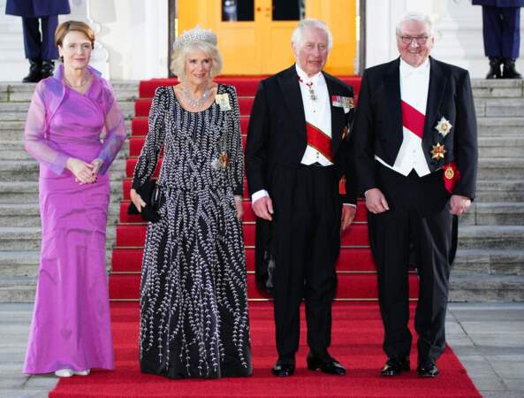 Le président allemand Frank Walter Steinmeier et sa femme Elke reçoivent le roi Charles III d'Angleterre et la reine consort Camilla Parker Bowles à Berlin, le  29 mars 2023