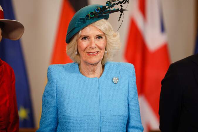La reine consort Camilla Parker Bowles est élégante pour le premier voyage officiel en Europe du roi, le 29 mars 2023