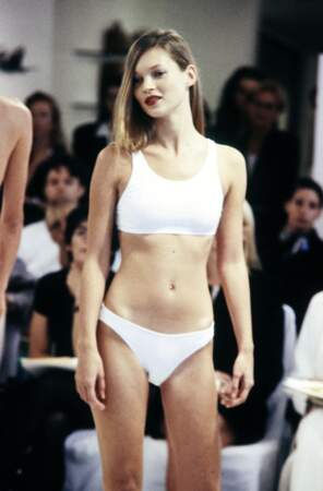 Kate Moss défilé pour Calvin Klein à New York en 1994