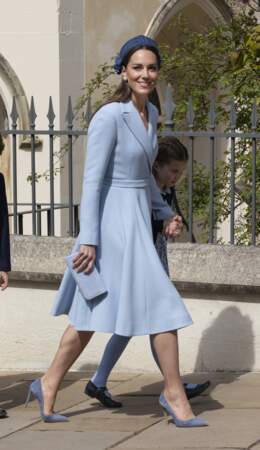 Kate Middleton arrive à la chapelle Saint-Georges de Windsor pour assister à la messe de Pâques, le 17 avril 2022