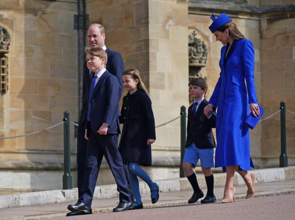 George, Charlotte et Louis arrivent à la chapelle Saint Georges au château de Windsor pour la traditionnelle messe de Pâques, le 9 avril 2023