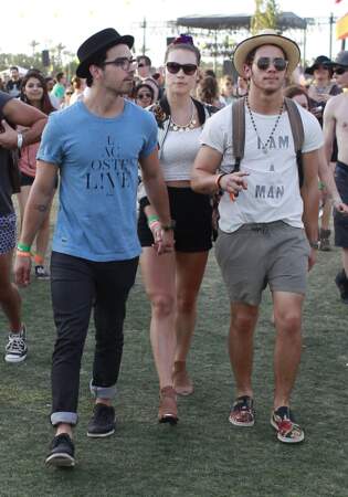 Joe Jonas et Nick Jonas au Festival Coachella en 2013