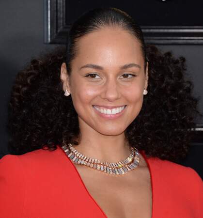 Alicia Keys est superbe avec sa permanente sur cheveux mi-longs aux Grammy Awards à Los Angeles en 2019