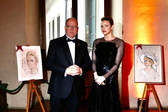 Charlene de Monaco opte pour une robe à sequin noire pour le dîner de gala du 160ᵉ anniversaire du consulat monégasque de Florence, le 12 avril 2023