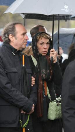 Xavier Niel et Mathilde Favier aux obsèques de Maître Hervé Temime au cimetière du Montparnasse le 14 Avril 2023.