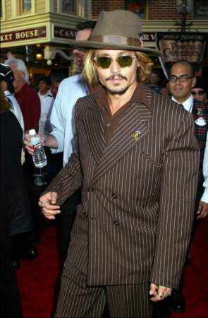 Johnny Depp plébiscite le chapeau en 2003