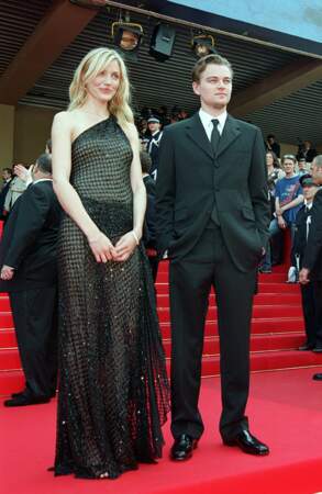 Leonardo DiCaprio et son ensemble de costume noir au Festival de Cannes en 2002