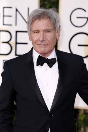Harrison Ford en costume et nœud papillon aux Golden Globe Awards à Beverly Hills en 2016