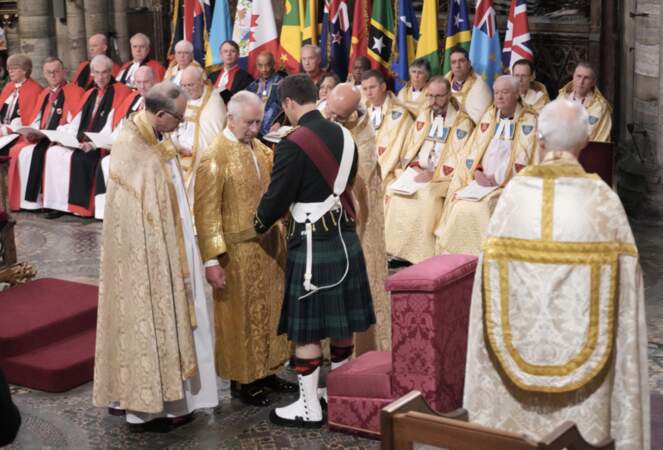 Le couronnement de Charles III était très solennel, en l'abbaye de Westminster, à Londres, le samedi 6 mai 2023.