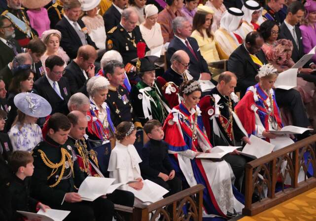 Le prince Louis présent lors du couronnement de Charles III, en l'abbaye de Westminster, à Londres, le samedi 6 mai 2023.