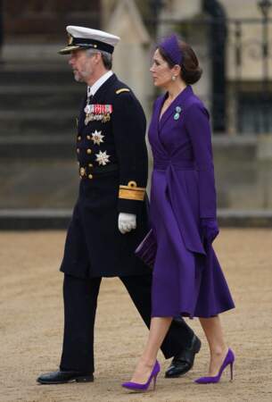 Le prince Frederik de Danemark et la princesse Mary de Danemark arrivent à la cérémonie de couronnement du roi d'Angleterre à l'abbaye de Westminster de Londres